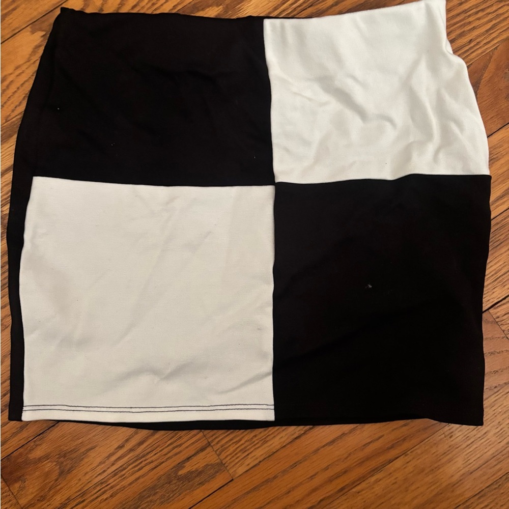 Black and white checkered mini skirt